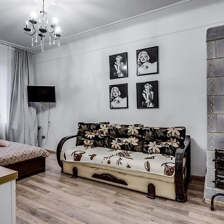 Apartment Near Circus Lviv Dış mekan fotoğraf