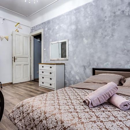 Apartment Near Circus Lviv Dış mekan fotoğraf